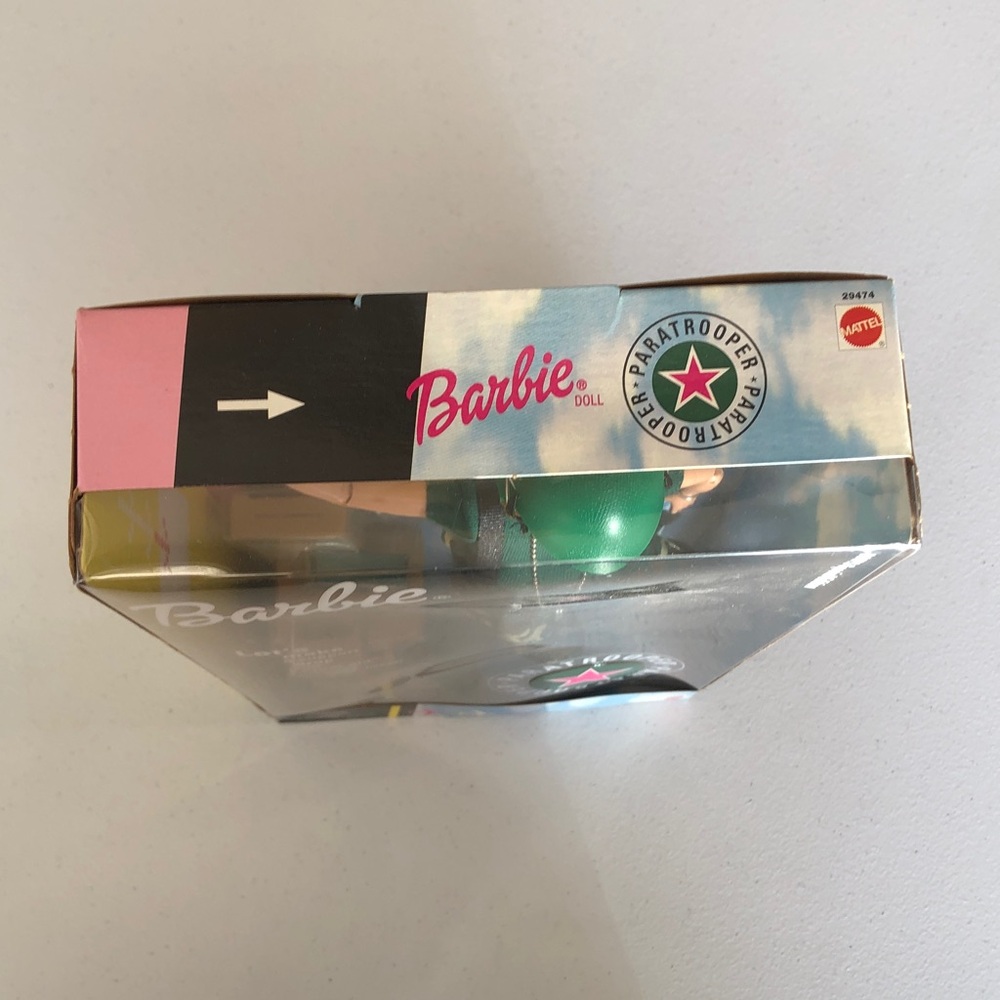 Barbie Paratrooper Doll with Green and Camouflage Military AAFES Edition 2000 - Picture 5 of 13